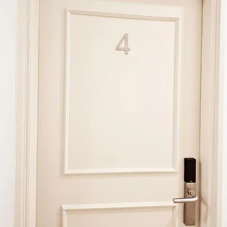 Rooms4you 1 In Historic Center Of Apartamento