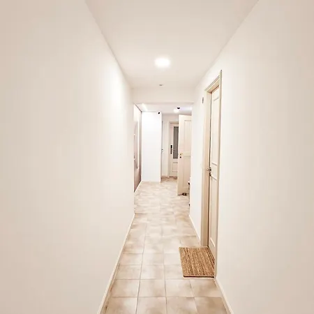Апартаменты Rooms4you 1 In Historic Center Of