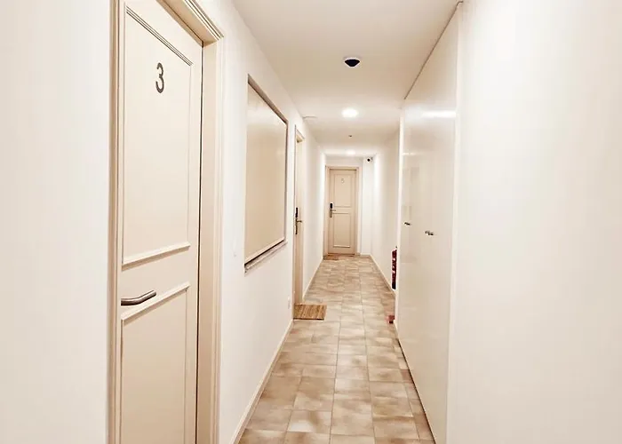 Rooms4you 1 In Historic Center Of Guest house *